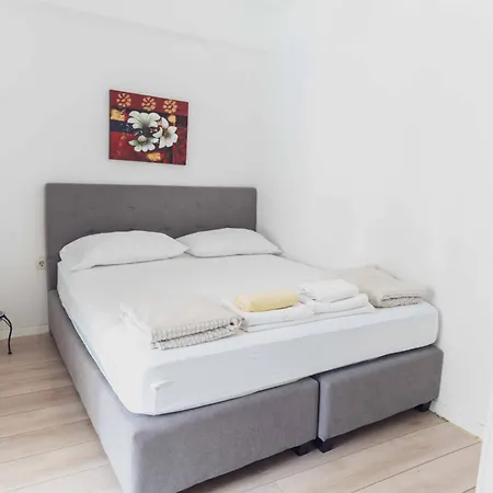 아파트먼트 히스토리 아파트 *